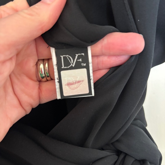 DIANE von FURSTENBERG SILK WRAP DRESS SIZE 8 BLACK - Picture 4 of 8